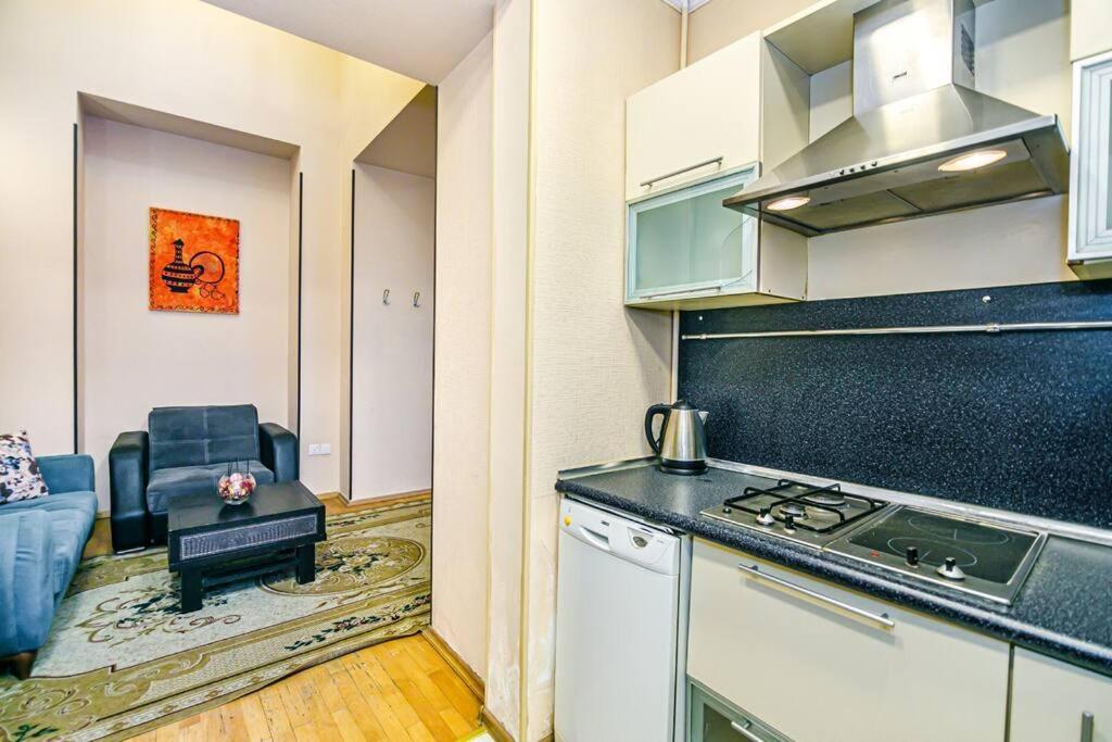 Apartment Azneft Meydani Баку Экстерьер фото