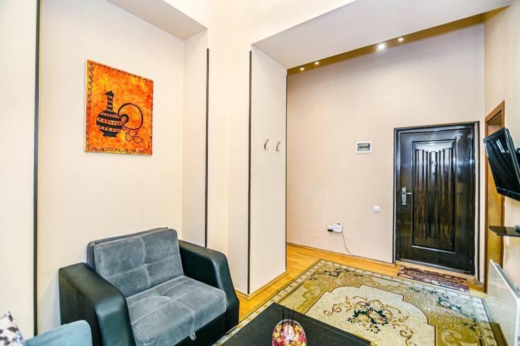 Apartment Azneft Meydani Баку Экстерьер фото